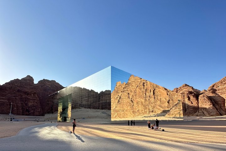 AlUla wonders: Hegra , Elephant rock , Old town , harrat