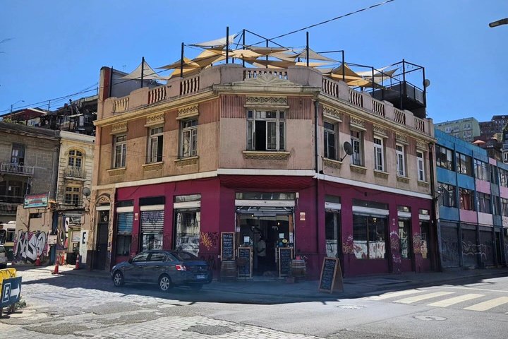 Walking Tour at Valparaiso and Viña with Lunch Starts in Santiago