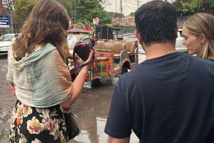 Private Tour Lahore Walled City, Fort, Badshahi Mosque and Wagha