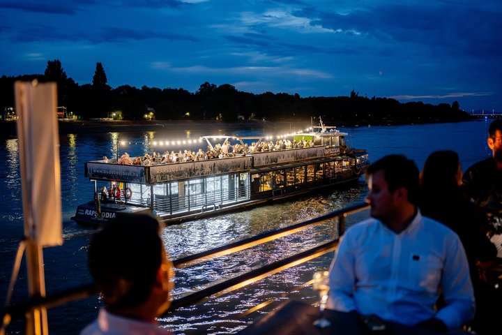 Unlimited Prosseccoo, Beer, Aperol & Limoncello Spritz Cruise