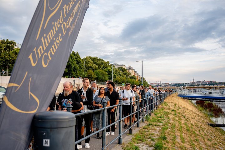Unlimited Prosseccoo, Beer, Aperol & Limoncello Spritz Cruise
