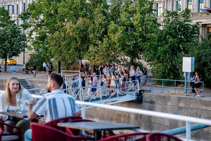 Unlimited Prosseccoo, Beer, Aperol & Limoncello Spritz Cruise