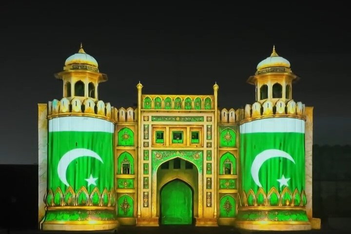 Lahore Private Tour: Fort, Walled City, Badshahi Mosque & Wagah