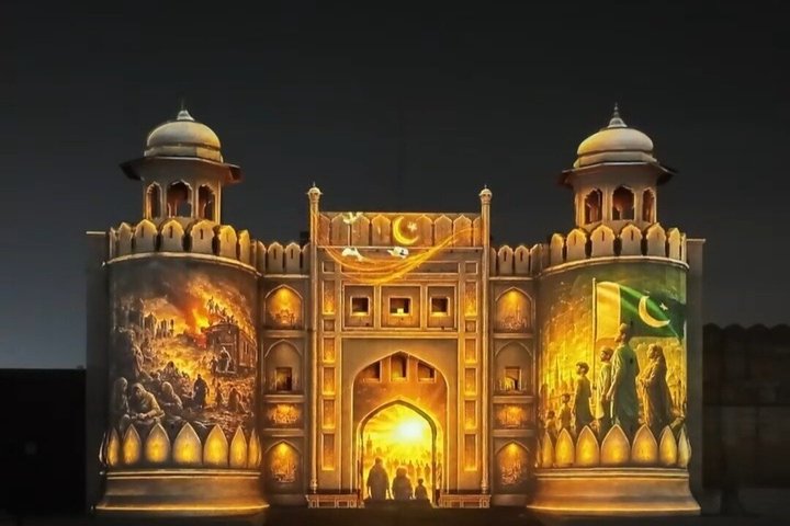 Lahore Private Tour: Fort, Walled City, Badshahi Mosque & Wagah