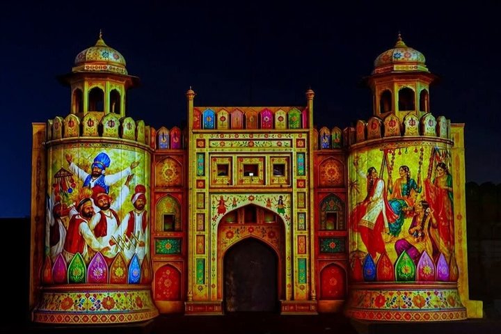 Lahore Private Tour: Fort, Walled City, Badshahi Mosque & Wagah