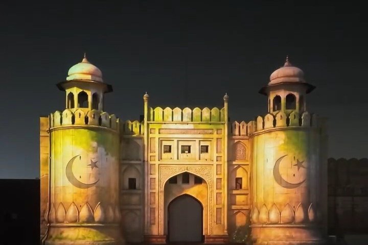 Lahore Private Tour: Fort, Walled City, Badshahi Mosque & Wagah
