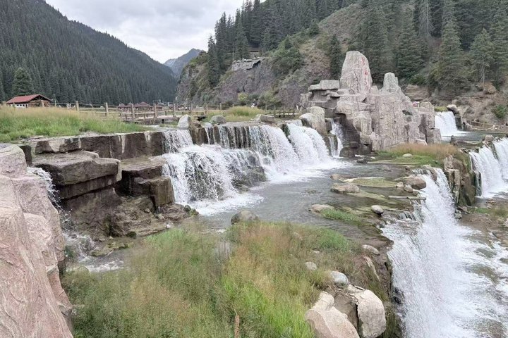 Private Day Tour to Nanshan Pasture and Tianshan Grand Canyon