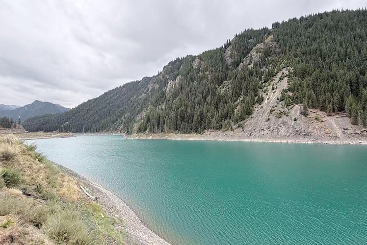 Private Day Tour to Nanshan Pasture and Tianshan Grand Canyon