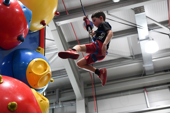 Weekend and Holiday Climb - Climb Quest Milton Keynes