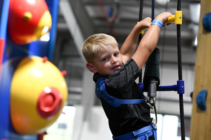 Weekend and Holiday Climb - Climb Quest Milton Keynes