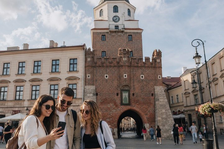 Lublin Scavenger Hunt: Self-Guided City Exploration Game