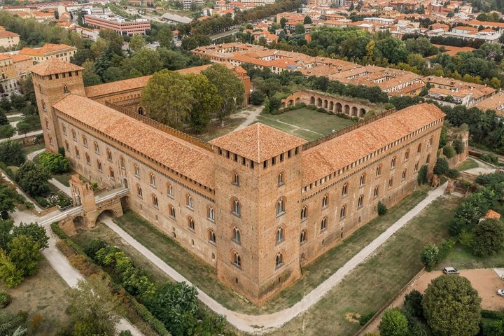 Private Walking Tour of Basilica di San Pietro in Pavia