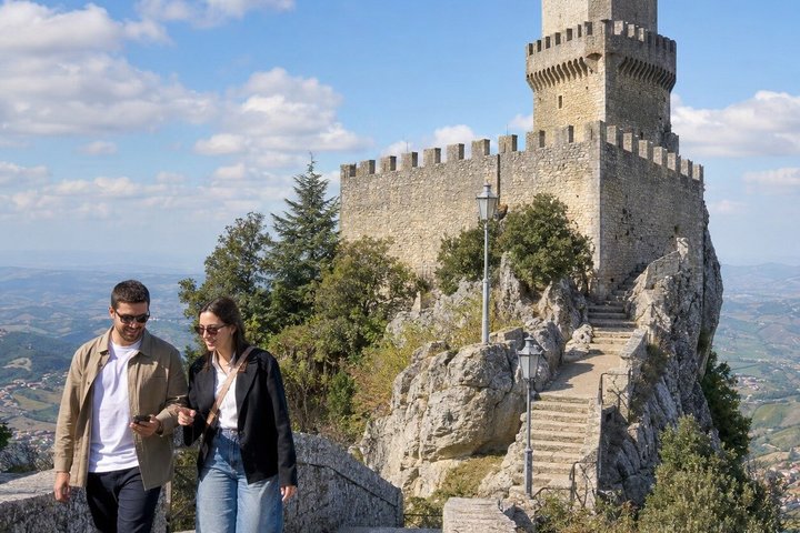 San Marino Self-Guided Detective Murder Mystery Game