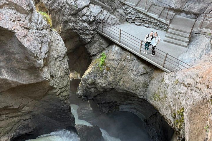 Lauterbrunnen Valley Highlights: Mürren, Waterfalls, Swiss Picnic