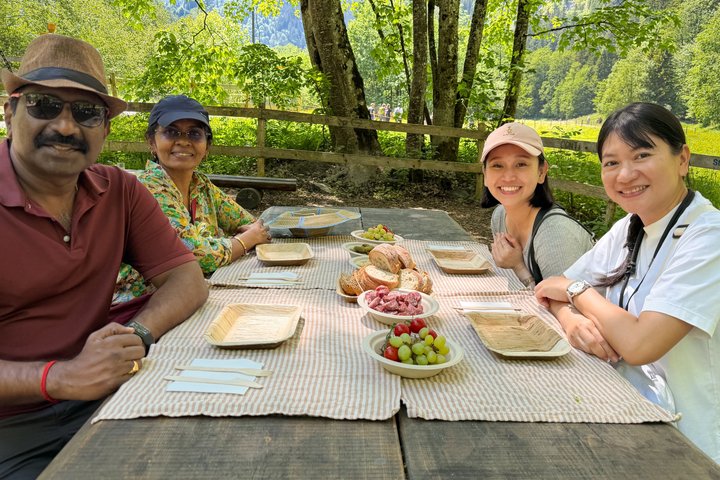 Lauterbrunnen Valley Highlights: Mürren, Waterfalls, Swiss Picnic