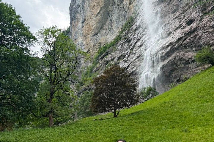 Lauterbrunnen Valley Highlights: Mürren, Waterfalls, Swiss Picnic