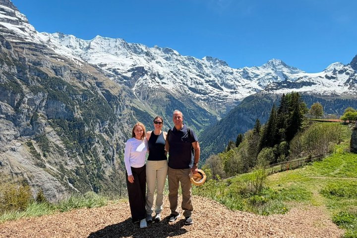 Lauterbrunnen Valley Highlights: Mürren, Waterfalls, Swiss Picnic