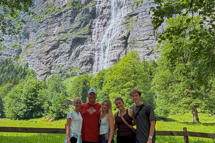 Lauterbrunnen Valley Highlights: Mürren, Waterfalls, Swiss Picnic