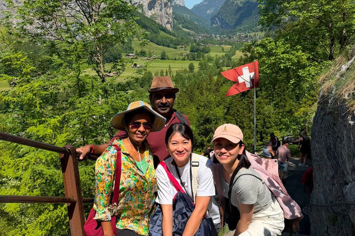 Lauterbrunnen Valley Highlights: Mürren, Waterfalls, Swiss Picnic