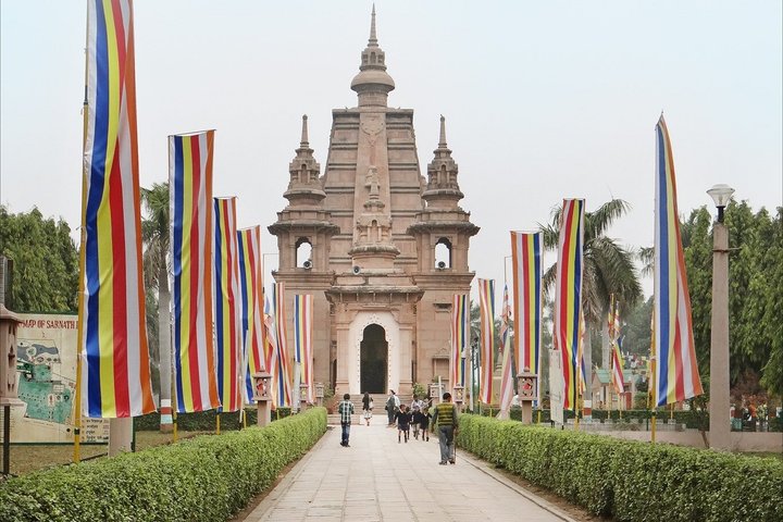Sarnath and Varanasi Private Day Tour from Bodhgaya with Return