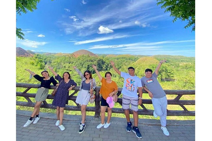 Bohol Countryside Tour: Chocolate Hills, Tarsier & Loboc River