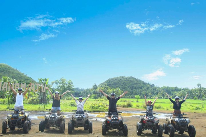 Bohol Countryside Tour: Chocolate Hills, Tarsier & Loboc River