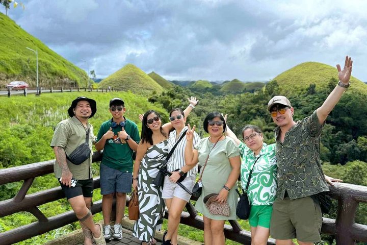 Bohol Countryside Tour: Chocolate Hills, Tarsier & Loboc River