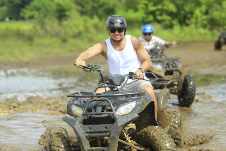 Bohol Countryside Tour: Chocolate Hills, Tarsier & Loboc River