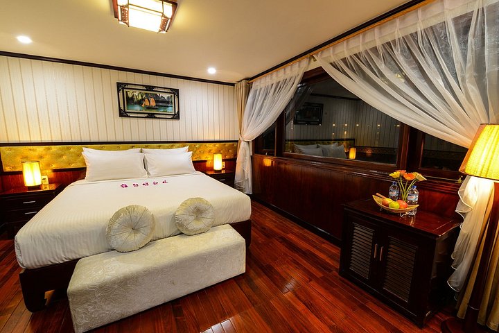 3-Day 2-Night Bai Tu Long Bay Cruise – Kayaking & Hidden Caves