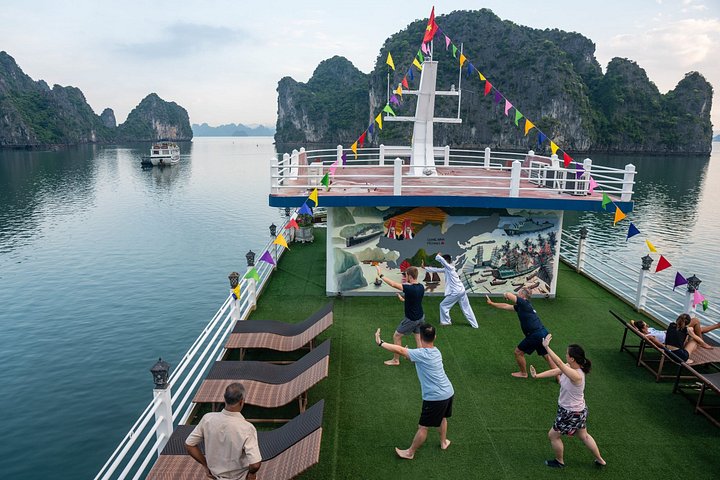 3-Day 2-Night Bai Tu Long Bay Cruise – Kayaking & Hidden Caves