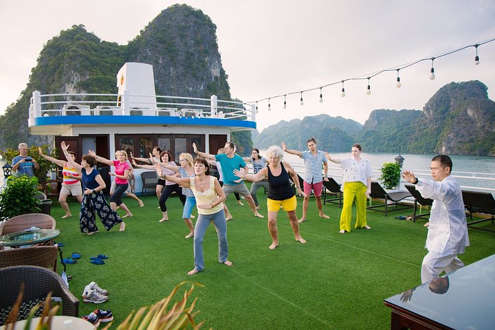 3-Day 2-Night Bai Tu Long Bay Cruise – Kayaking & Hidden Caves