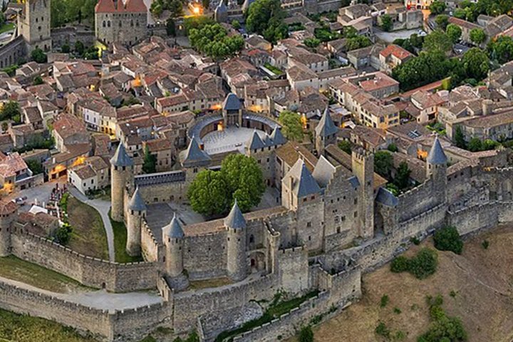 Carcassonne 's Medieval Walls: A Self-Guided Audio Tour