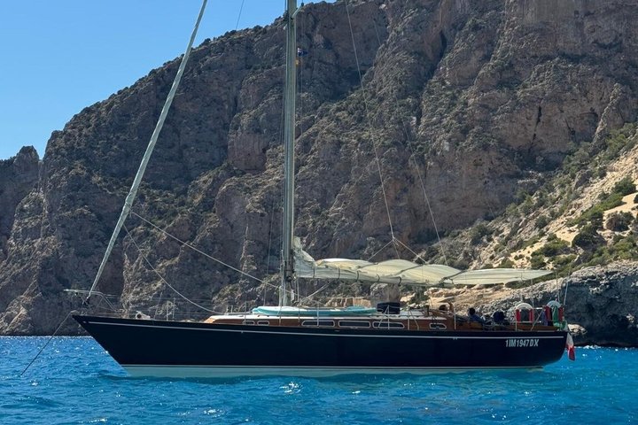 Full Day Riviera Sailing Experience from Sanremo