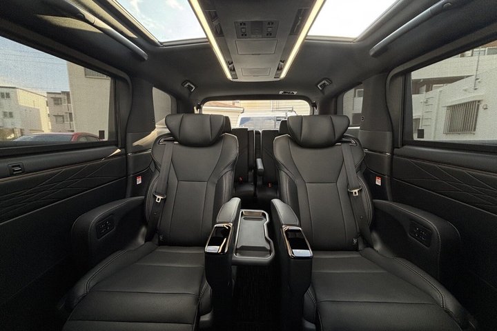 Okinawa Private Airport Transfer to Your Hotel (English driver)