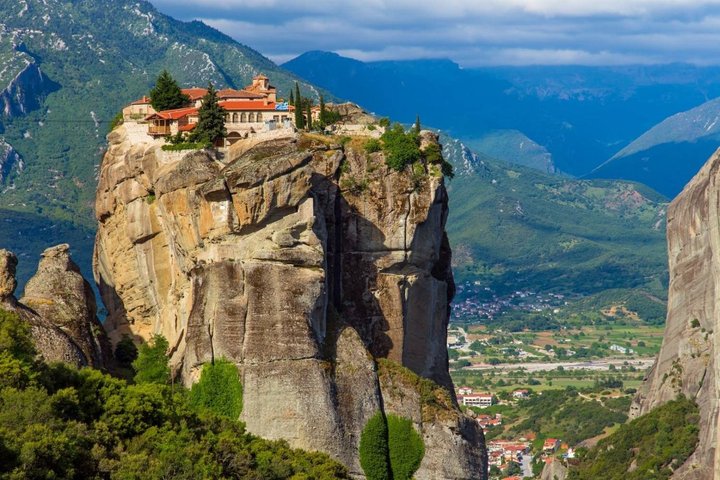 Private Full Day Tour to Meteora from Volos Cruise Port