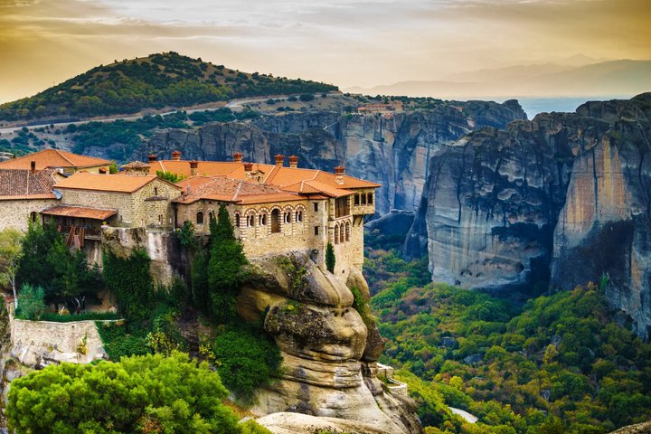 Private Full Day Tour to Meteora from Volos Cruise Port
