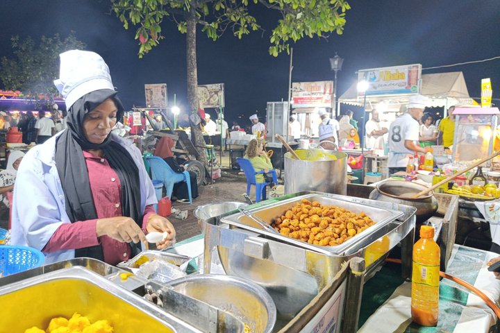 Stone Town Evening Walk Tour With Visit Food Markets