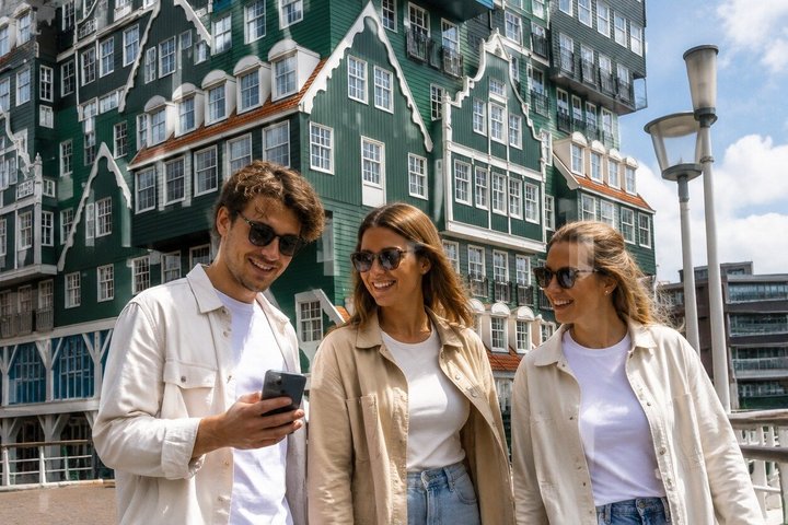 Zaandam Scavenger Hunt: Self-Guided City Exploration Game