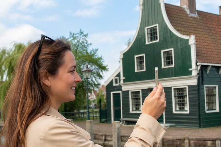 Zaandam Scavenger Hunt: Self-Guided City Exploration Game