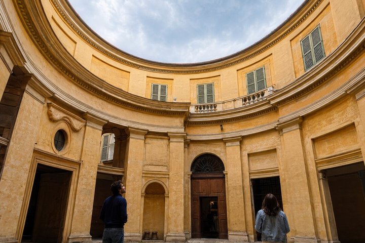 Ferrara Scavenger Hunt: Self-Guided City Exploration Game