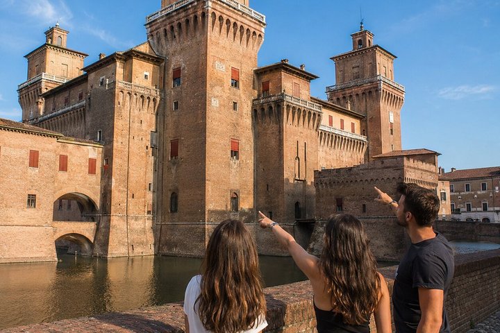 Ferrara Scavenger Hunt: Self-Guided City Exploration Game