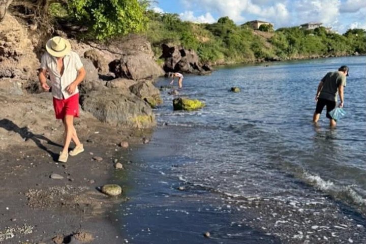St Kitts: Beach Gems Sea Glass & Timothy Hill View