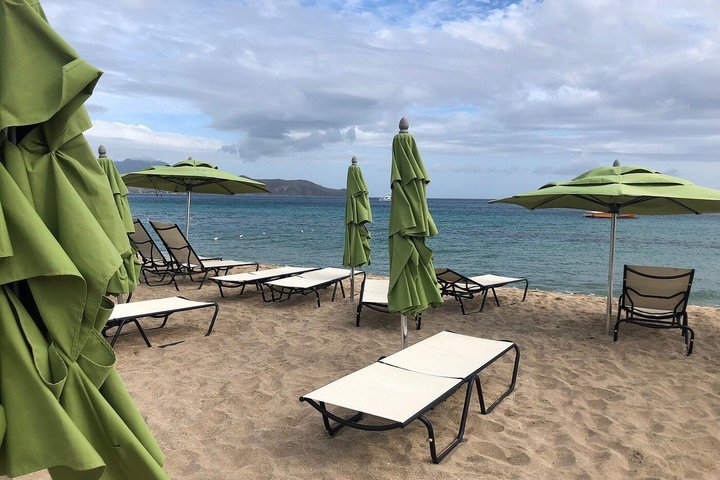 St Kitts: Beach Gems Sea Glass & Timothy Hill View