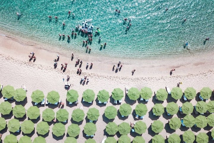 St Kitts: Beach Gems Sea Glass & Timothy Hill View