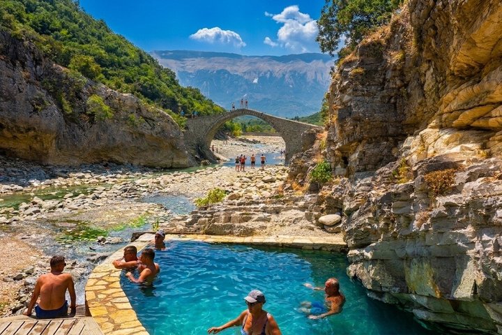 Bënja Thermal Baths and Langarica Canyon Tour from Saranda Ksamil
