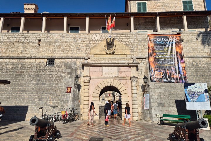 Private Transfer and Mini Tour Podgorica to Budva Kotor Perast