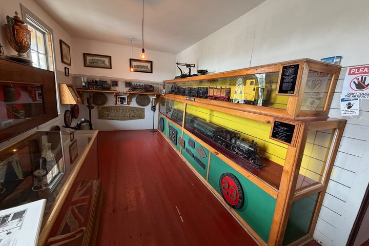 Louisbourg Fortress & Lighthouse Tour from Sydney Cape Breton