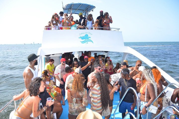 Best Punta Cana Caribbean Hip Hop Party Boat Live DJ & Open Bar