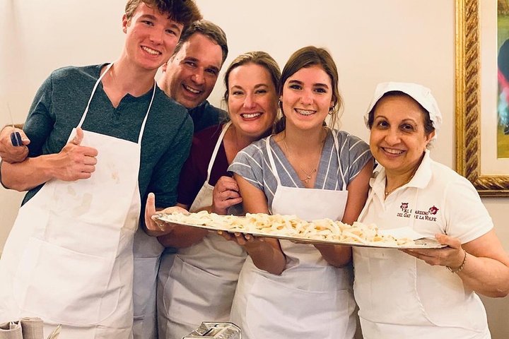 Bologna: Pasta and Tiramisu Small Group Cooking Class with Wine