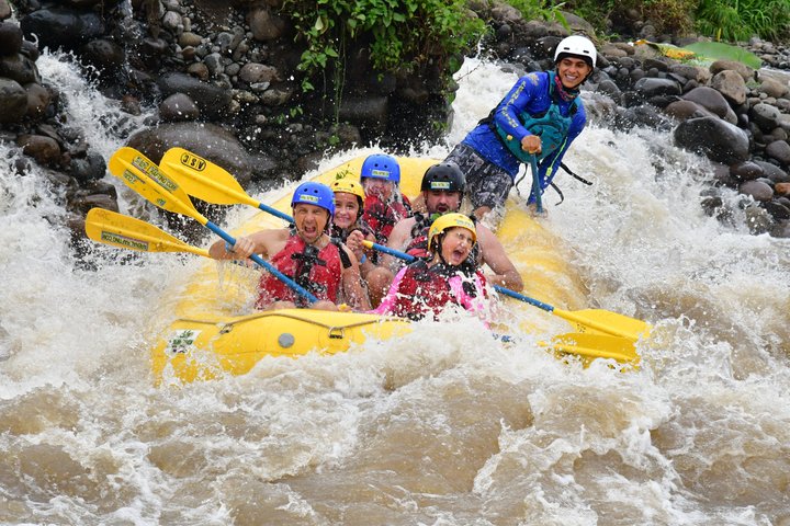 Balsa River White Water Rafting class 2/3 in Costa Rica